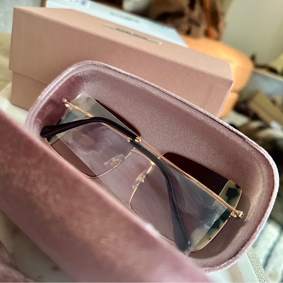 Miu Miu | MU 56VS Core Collection Sunglasses in Pink Gold/Pink Havana, Gradient - Picture 10 of 14